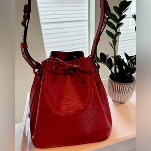 Louis Vuitton Noe Epi Red Bucket Shoulder Bag in Great Condition w/ LV Dust Bag!